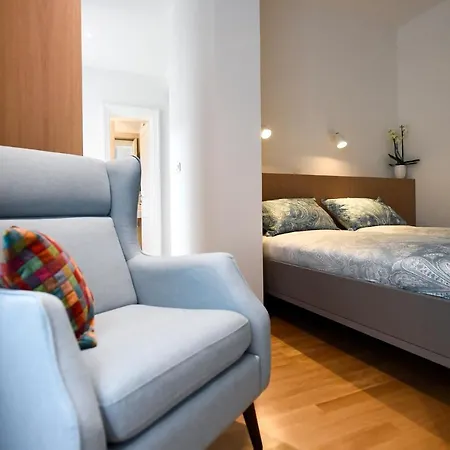Apartma Centre Chic 4/4 *