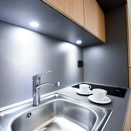 Апартаменты Centre Chic 4/4 *